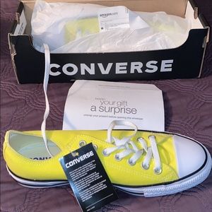 NEW Yellow Unisex Converse. Women 11 / Men 9.5